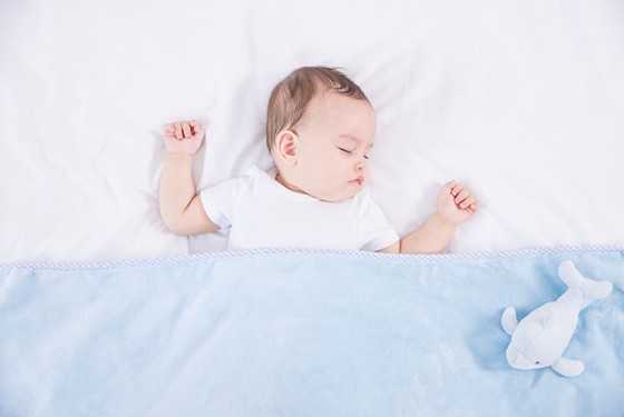 试管代生的看法，婴儿晚上睡觉总是翻身 怎样让婴儿睡觉不翻身